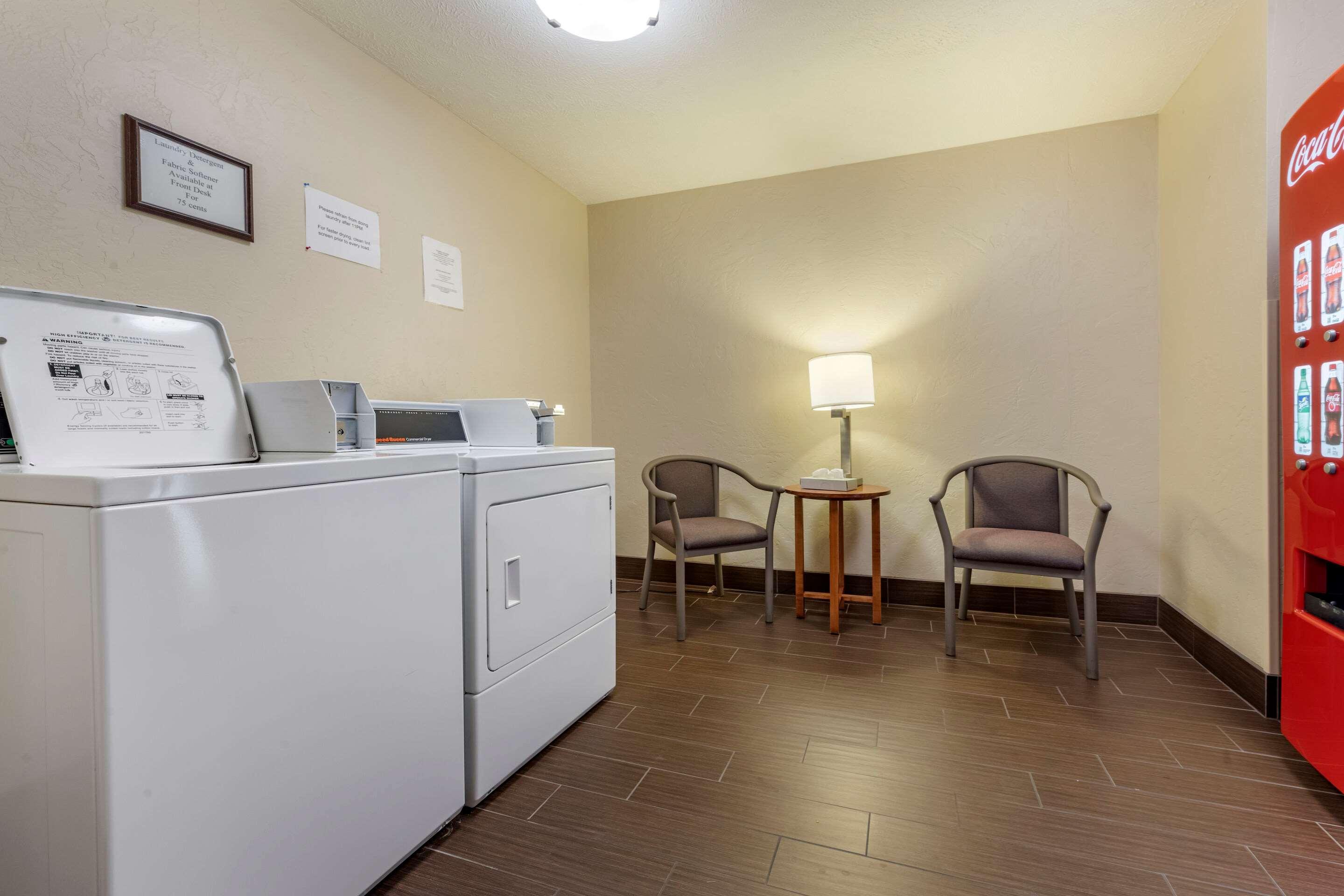 Quality Inn Dover Екстериор снимка