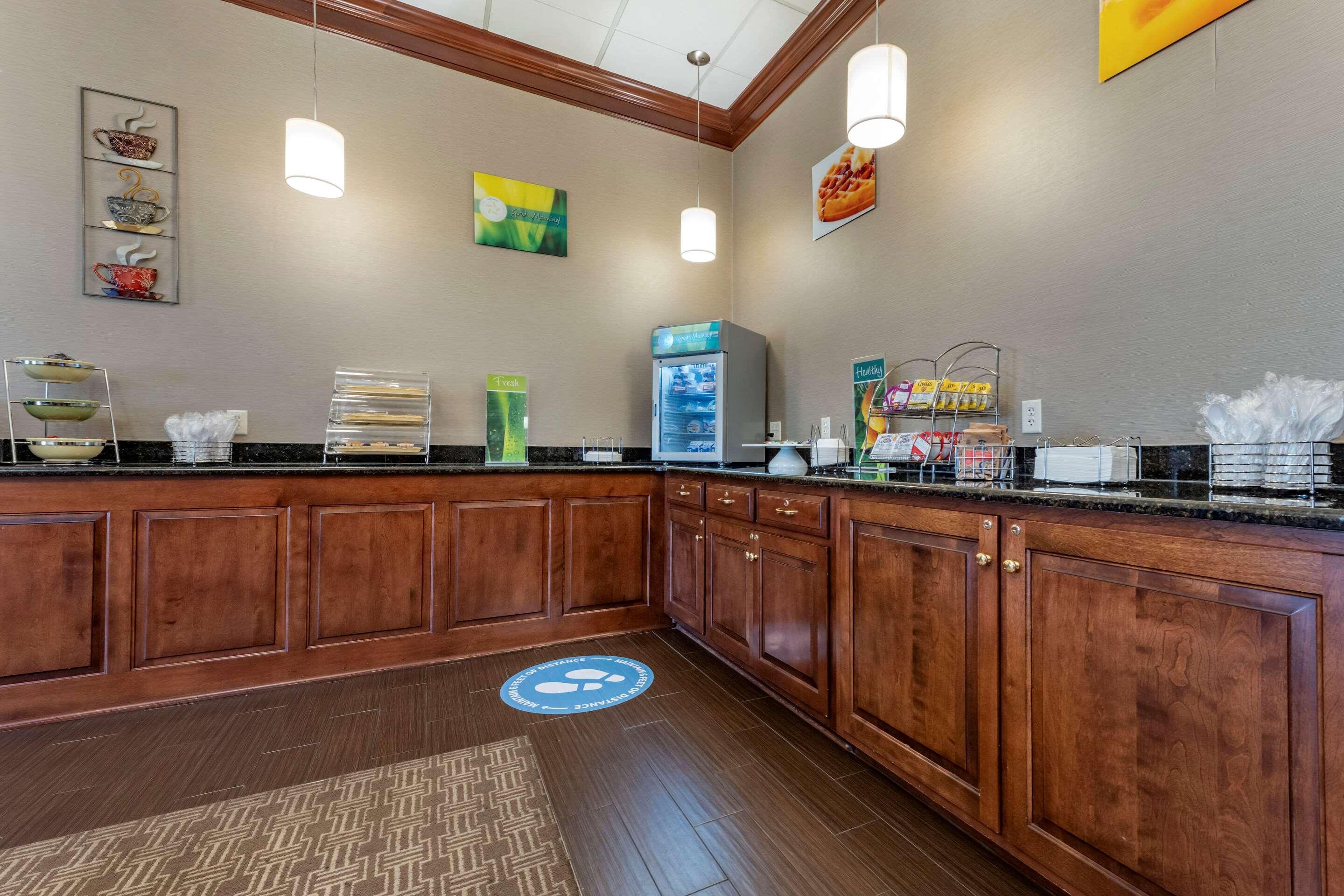 Quality Inn Dover Екстериор снимка