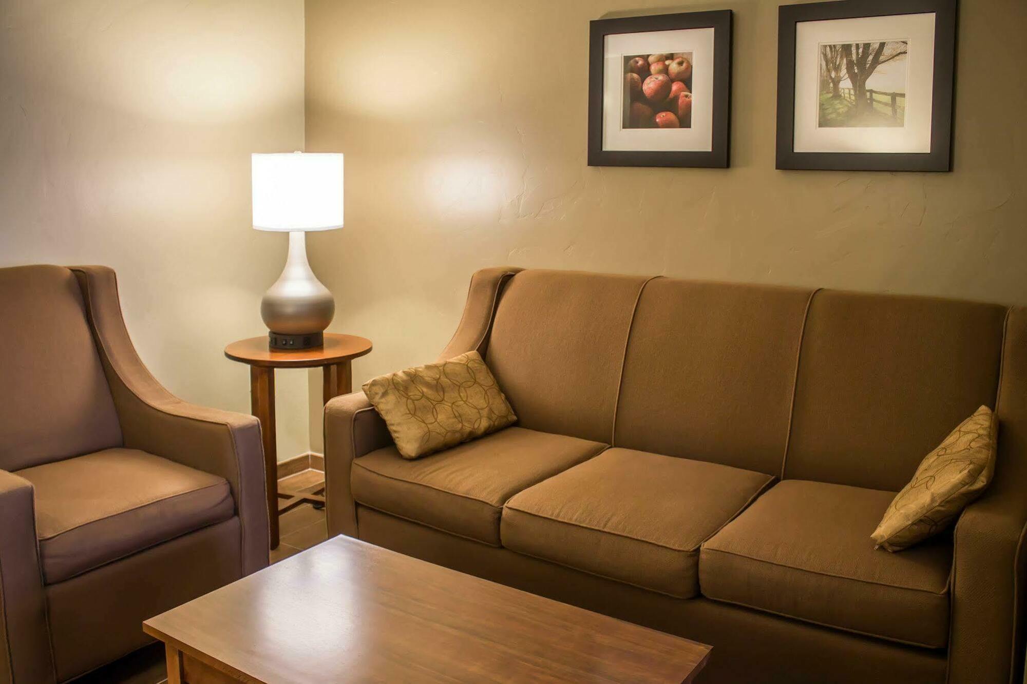 Quality Inn Dover Екстериор снимка